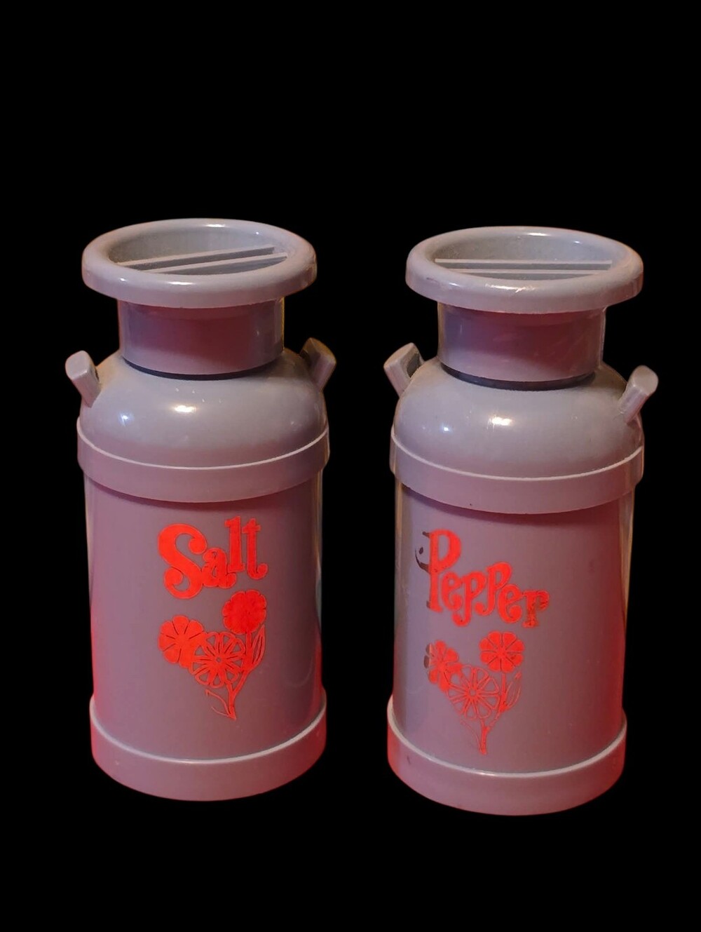 Vintage | Salt and Pepper Shaker Set